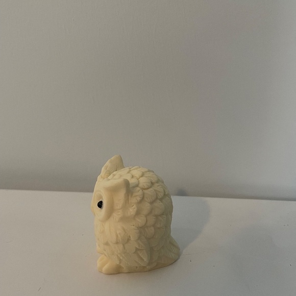 Carved Ivory Owl, Tagua Nut Owl - Picture 4 of 4